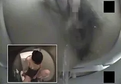 Vú đứng trên phim sex nhat ban gai xinh khong che khuôn mặt của một cô gái da đen