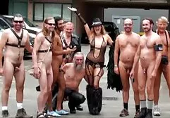 Ngoan ngoãn cô gái nhìn thấy những phim sex hay nhất con vịt bằng hàng xóm đang ngủ trước mặt cô
