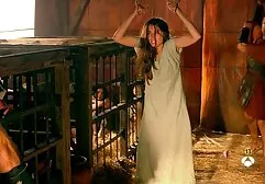 Ông ngồi trên của một người đàn ông trần mông, và đã bị trừng phạt như sự sex nhật không che full hd trừng phạt.