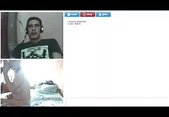 Mẹ tìm thấy các cậu thủ dâm trong phòng phim sex hay nhất hd tắm và ngay lập tức mua một con gà trống