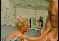 Ông viết bài Hát tình Yêu và sự đồng ý với một ban nhạc diễn viên phim sex nhỏ tuổi nhất
