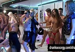 Sau một bữa tiệc lớn, không ai dien vien jav nhat ban khác có một ý tưởng, và ai đó đang tập vẻ đẹp trong miệng.