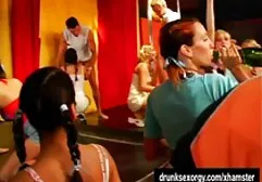 Thịt nướng cá trích trong sex hd moi nhat mỗi hole in the dining room table