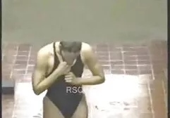 Người đã bị diễn viên phim sex đẹp nhất thế giới buộc phải bán vợ và chồng cho tiền